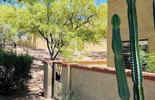 El Conquistador House | Golf Course Townhome with Unbelievable Mountain Views