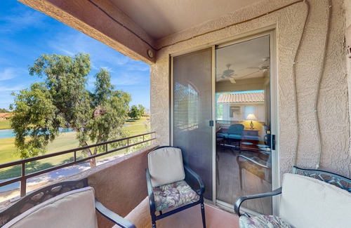 Alta Mesa Apartment | Golf course-view getaway with WFH desk, pool, hot tub, gym access