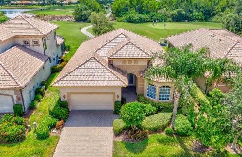 Naples House | Golf Course Views and Resort Amenities Naples Oasis