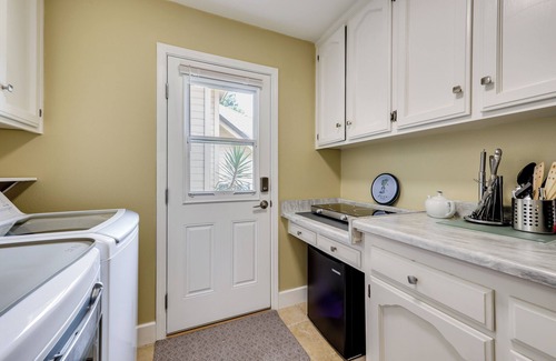 Raisin Apartment | Golf, Hike, Explore: Apt 9 Mi to Dtwn Fresno!