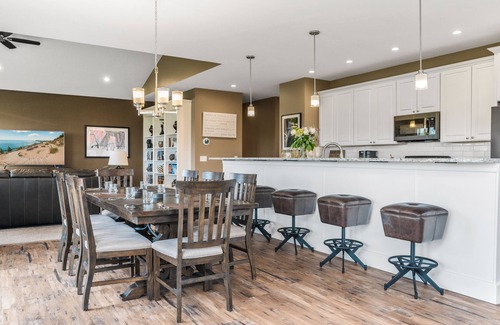 Kewadin House | 🛶 Golf in Luxury | Torch Lake Getaway at A-Ga-Ming | 2 En-Suites ➠ 12534