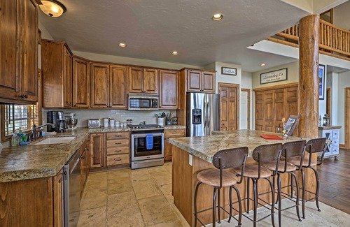 Grand Elk Ranch House | Golf, Ski & Hike: Luxe Group Getaway in Granby!