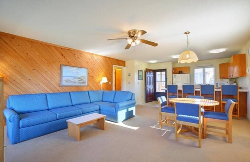 Sea Scape Condo | Golf View Charming 2-bedroom condo in Kitty Hawk with fitness room, sleeps 6.