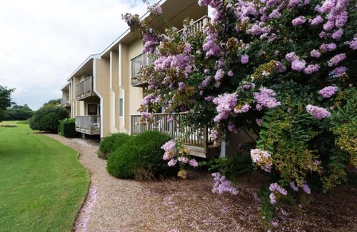 Sea Scape Condo | Golf View Charming 2-bedroom condo in Kitty Hawk with fitness room, sleeps 6.