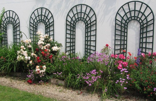 Arradon Apartment | Golfe du Morbihan, 4-person apartment, private enclosed garden.