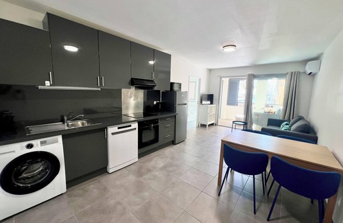 Golfe Juan Apartment | Golfe-Juan – 2 People – Facing the Old Port