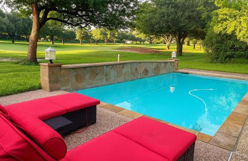 April Sound House | Golfers' Paradise 3BR Single House with Private Pool & Golf Course View- Man Gated, Marina in Lake Conroe, Tennis courts & Gym Access