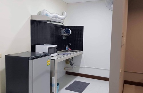 Ban Mai Condo | good comfortable room, cheap and safe place in the city.