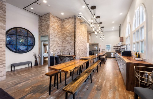 Stockton Hotel | Good Life Vacation Rental Resort