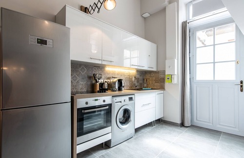 Villette Gare Apartment | Good Night Inn Lyon