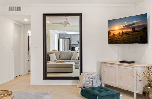Canyon Country House | GOODE.HOMES - Luxury Home w/Beautiful Garden