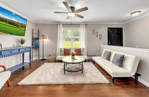 Marietta House | GoodKarma Rentals - Historic Marietta Newly Renovated Entire House.Next Door to