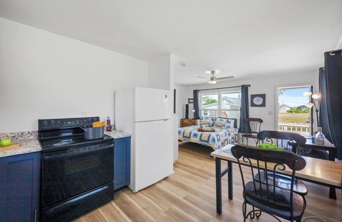 Goodland Condo | Goodland Condo | A Short Walk to Great Restaurants