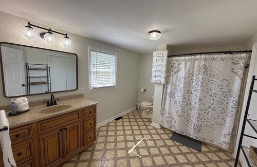 Harrodsburg House | Gorgeous 2-Bedroom house with AC in Harrodsburg