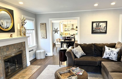 Country Club Condo | Gorgeous 2bd/2ba in County Club North, close to Cherry Creek and Downtown