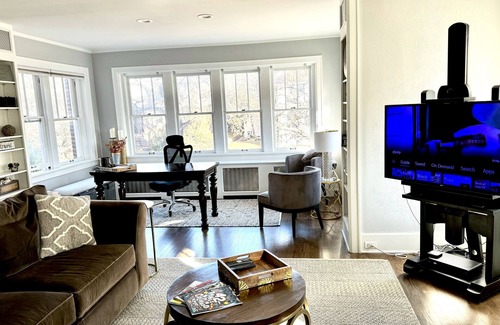 Country Club Condo | Gorgeous 2bd/2ba in County Club North, close to Cherry Creek and Downtown