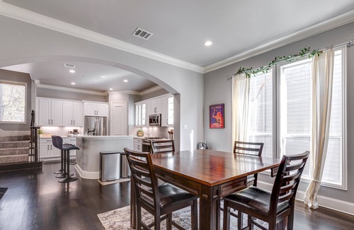 Oak Lawn House | Gorgeous 3-bedroom townhome in Perfect Location!