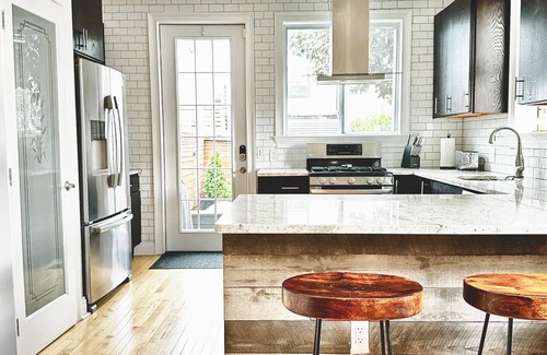 Brightwood Park House | Gorgeous 3BR Colonial House with a Backyard Oasis