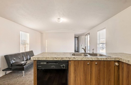 Dale House | Gorgeous 3BR Guest House - Near COTA F1s & Airport