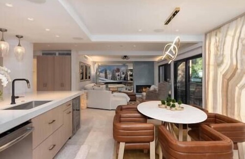 Aspen Condo | Gorgeous 4 bedroom Condo By The Nell & Gondola