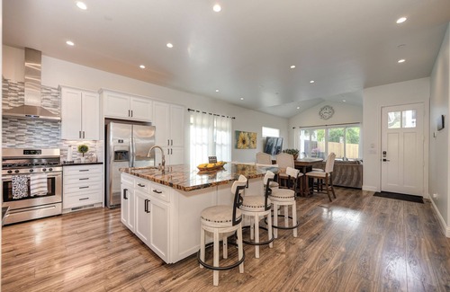 Folsom House | Gorgeous 4-bedroom house steps to Historic Folsom's Sutter Street & Lake Natoma