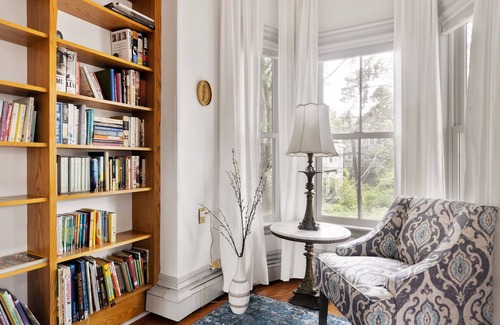 Porter Square House | Gorgeous 4+ br 3.5 ba Harvard mansion: Cambridge Cosmopolitan