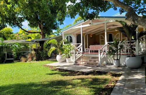 Speightstown Villa | Gorgeous 6 bedroom villa 4 mins walk to Mullins beach with private garden & pool