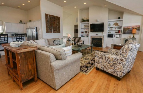Southern Shores House | 🐬Gorgeous 7 BR Oceanfront home with Private Pool, Hot Tub & Elevator🐬