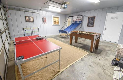 Northport House | Gorgeous Alabama Home 4 Miles to Stadium Sleeps 8