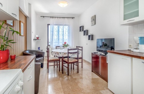 Novi Vinodolski Apartment | Gorgeous apartment in Novi Vinodolski