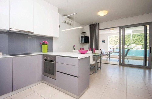 Grebastica Apartment | Gorgeous apartment in Grebastica