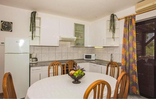 Kampor Apartment | Gorgeous Apartment In Kampor With Sauna