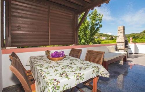 Kampor Apartment | Gorgeous Apartment In Kampor With Sauna