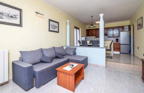 Ravni Apartment | Gorgeous apartment in Labin with WiFi