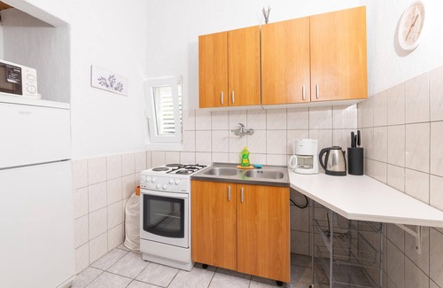 Stinica Apartment | Gorgeous apartment in Stinica with WiFi