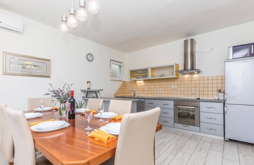 Selce Apartment | Gorgeous apartment in Selce with WiFi