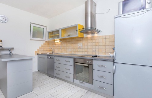 Selce Apartment | Gorgeous apartment in Selce with WiFi