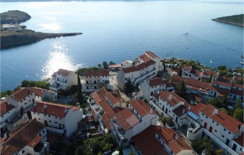 Stinica Apartment | Gorgeous Apartment In Stinica