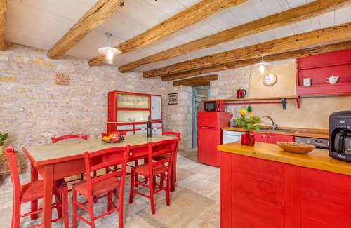 Karlovici Apartment | Gorgeous apartment in Zminj with WiFi