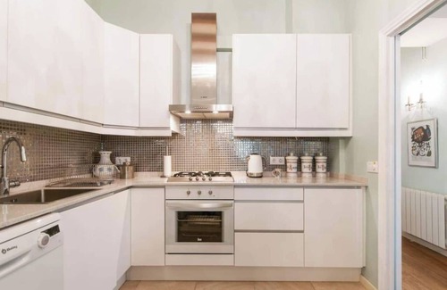 Eixample Apartment | Gorgeous apartment on sought after pedestrian street - Casa Granada