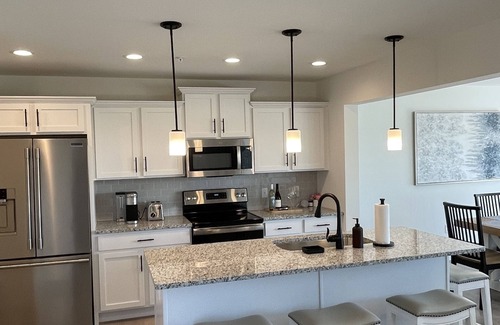 State College House | Gorgeous Brand New End Unit Townhouse, State College, PA minutes to Penn State!