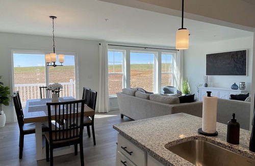 State College House | Gorgeous Brand New End Unit Townhouse, State College, PA minutes to Penn State!
