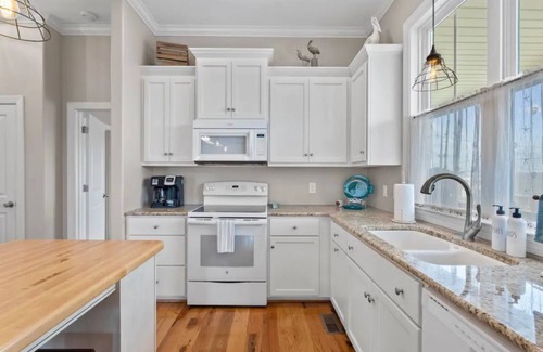 Morehead City House | Gorgeous By the Bay House: Downtown Morehead City