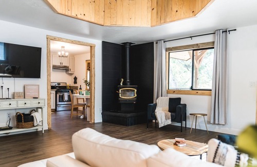North Fork Cabin | Gorgeous Cabin On 1.2 Acres Near Yosemite & Lakes