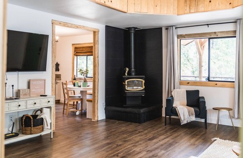 North Fork Cabin | Gorgeous Cabin On 1.2 Acres Near Yosemite & Lakes