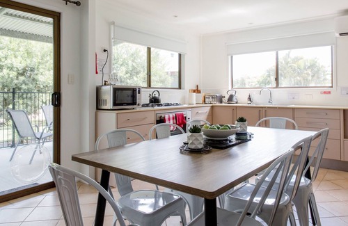 Noosaville Ski Chalet | gorgeous Chalet includes breakfast on lovely acreage 5mins to Noosa