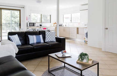 Noosaville Ski Chalet | gorgeous Chalet includes breakfast on lovely acreage 5mins to Noosa