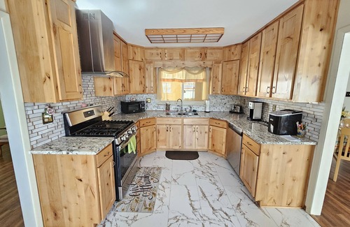 Northeast Heights House | Gorgeous & Clean! Heart of the NE Heights! Minutes from Foothills & Restaurants!