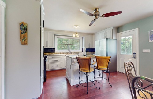 Warrington House | Gorgeous coastal home, dog-friendly and easy beach access