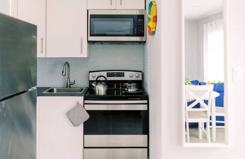Lauderdale Harbours Apartment | Gorgeous & Comfy 1 BD APT Pool-Parking-Kitchen